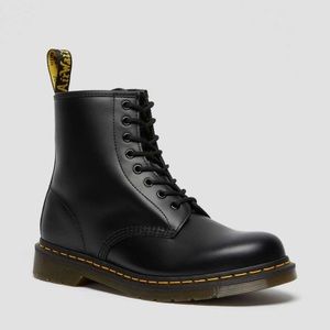 Dr Martens Men’s 1460 Smooth Leather Lace Up Boots